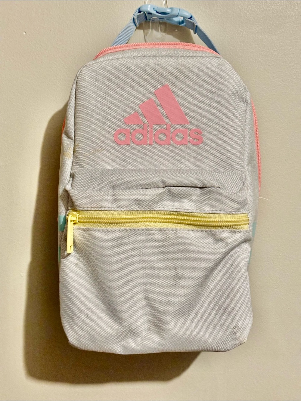 adidas Lunch-bag in Light Gray with Pink Logo and Yellow Zipper